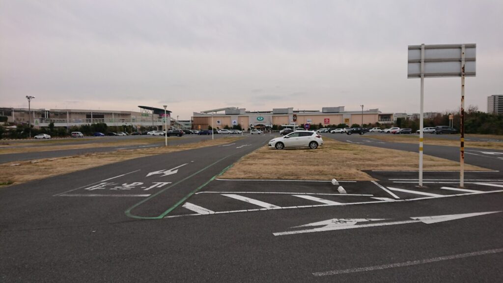 アウトレットQ駐車場の画像